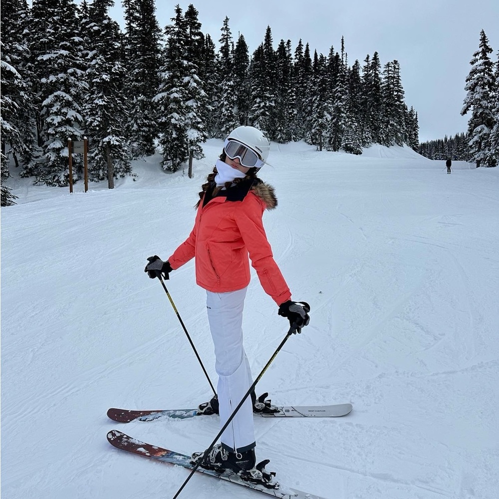 Roxy Jacket kids 14/16, white womens xs ski pants and black womens xs pants.